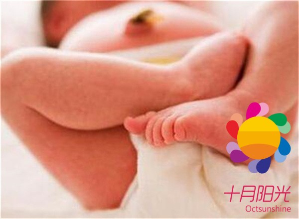 桂林十月阳光月嫂公司：新生儿宝宝脐部消毒用什么消毒液最好？(图1)