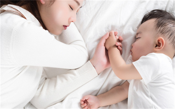 一位优秀育婴师需要具备这些条件(图1)